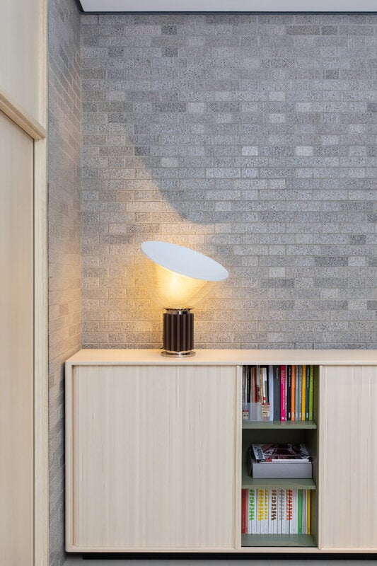 Flos Lampada da tavolo Taccia, piccola, nera, immagine decorativa