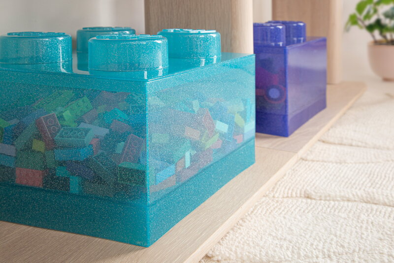 Room Copenhagen Lego Storage Brick 4 Top Deckel, glitzerndes Hellblau, dekorationsbild