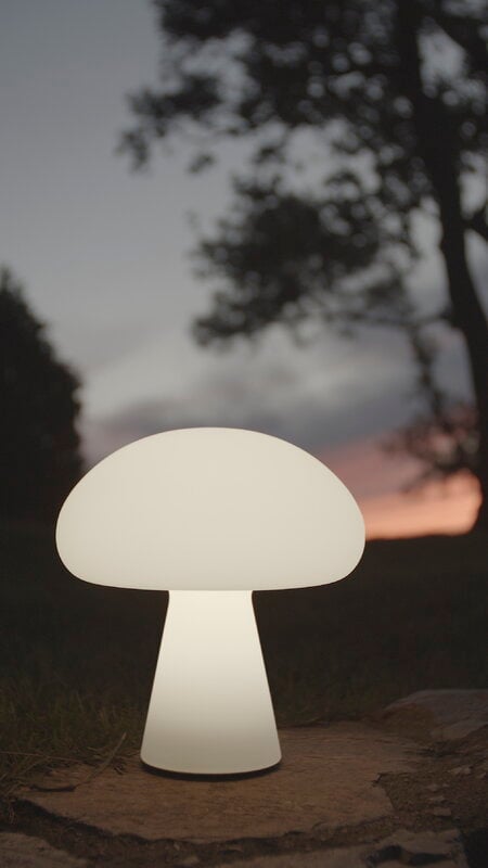 GUBI Obello portable table lamp, frosted glass, decoration image