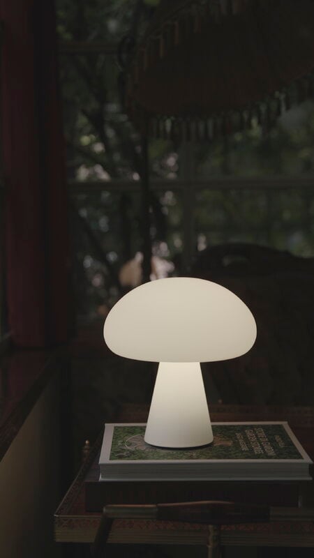GUBI Obello portable table lamp, frosted glass, decoration image