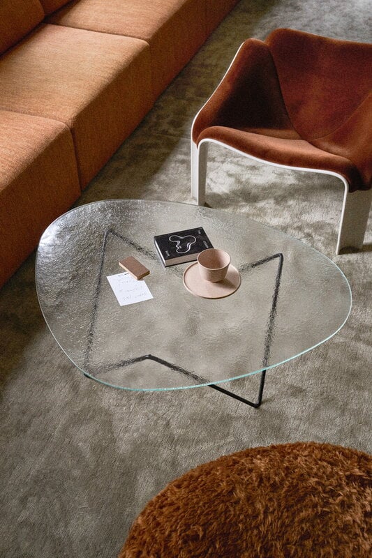 GUBI Pedrera coffee table, black - transparent structured glass, decoration image
