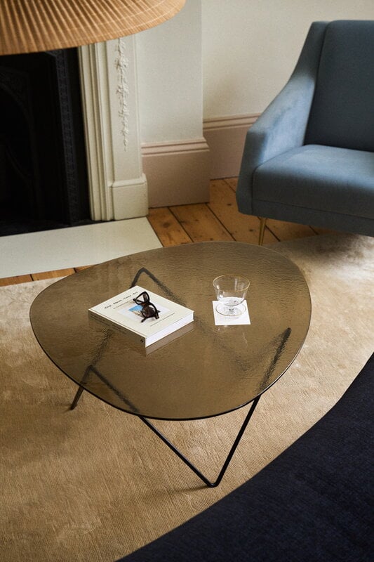 GUBI Pedrera coffee table, black - bronze structured glass, decoration image