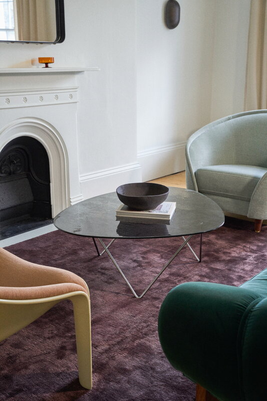 GUBI Pedrera coffee table, chrome - smoke structured glass, decoration image