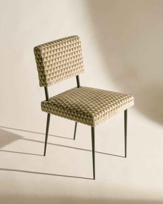GUBI M-Chair tuoli, mattamusta - Dedar Amuleto 005, näkymä 6