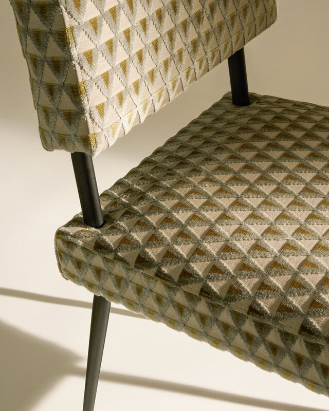 GUBI M-Chair tuoli, mattamusta - Dedar Amuleto 005, näkymä 5