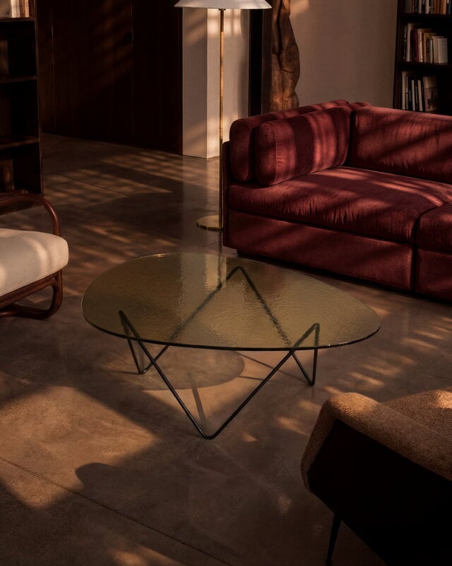 GUBI Pedrera coffee table, black - bronze structured glass, decoration image