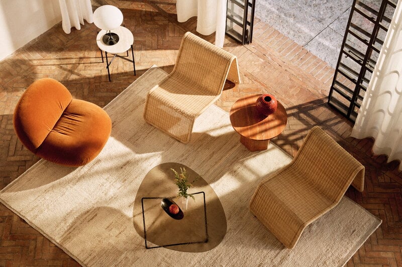 GUBI Pedrera coffee table, black - bronze structured glass, decoration image