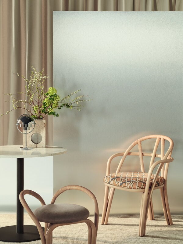 GUBI Bistra stool,  natural lacquered rattan - Fustagno 002, decoration image