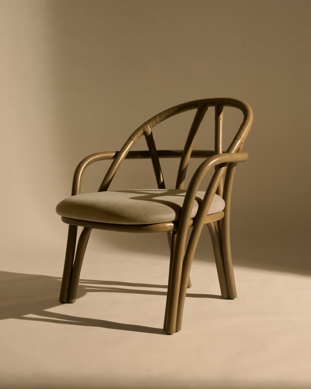 GUBI Fauteuil Bistra, rotin teinté olive - Fustagno 003, image décorative