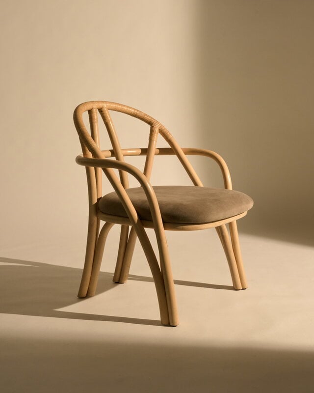 GUBI Fauteuil Bistra, rotin laqué naturel - Fustagno 002, image décorative
