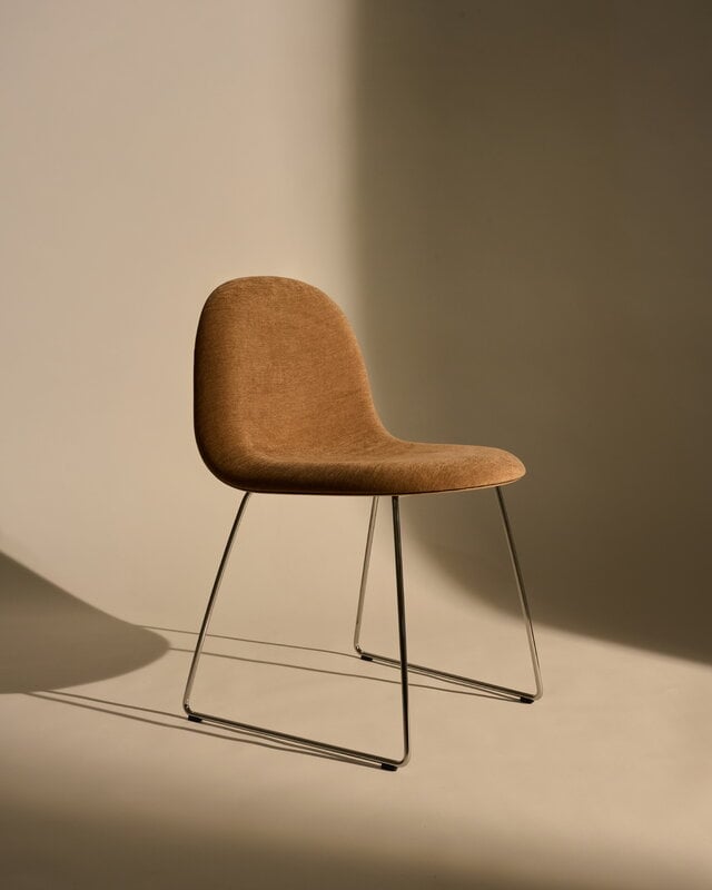 GUBI 3D dining chair, sledge base, stainless steel - walnut -Dedar Belsuede 132, decoration image
