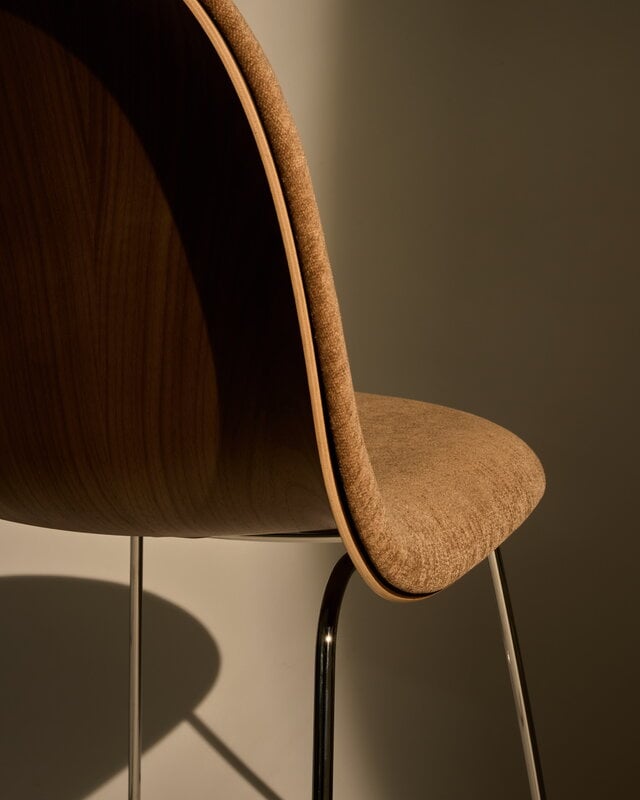 GUBI 3D dining chair, sledge base, stainless steel - walnut -Dedar Belsuede 132, decoration image