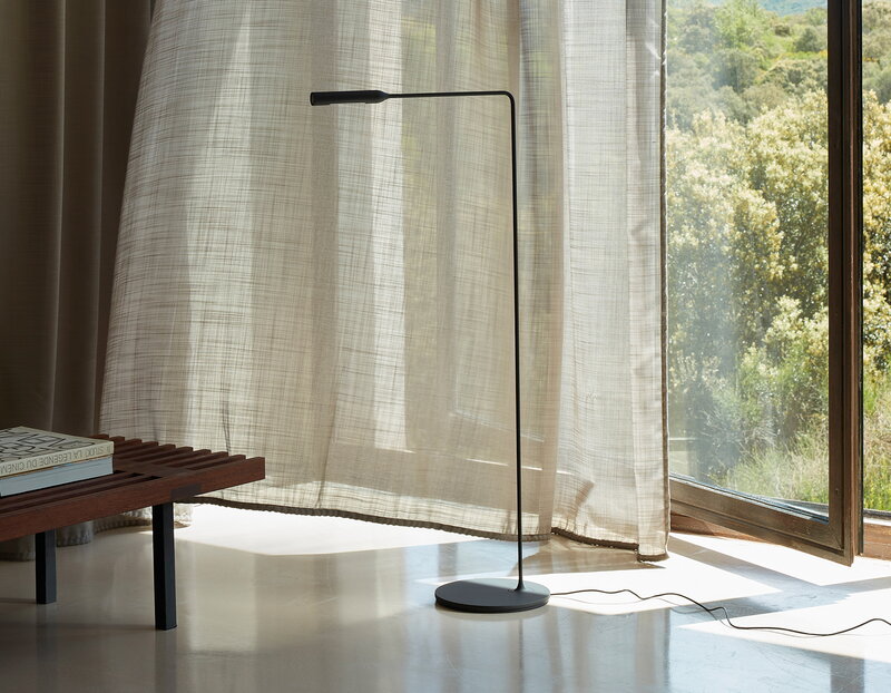 Lumina Flo Floor lamp, black soft-touch, decoration image
