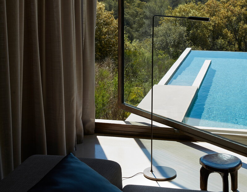Lumina Flo Floor lamp, black soft-touch, decoration image