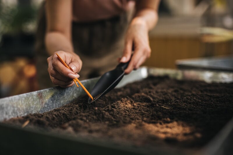 Fiskars Solid seed planting trowel, view 8
