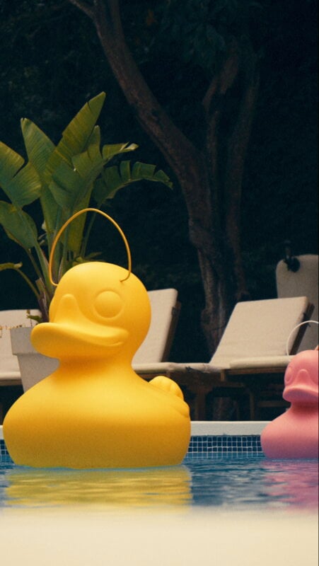 Goodnight Light The Duck Duck lamp, mega, yellow, decoration image