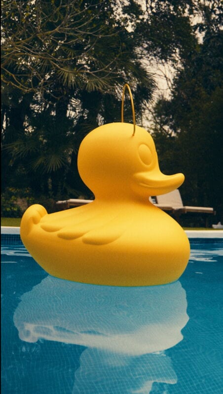 Goodnight Light The Duck Duck lamp, mega, yellow, decoration image