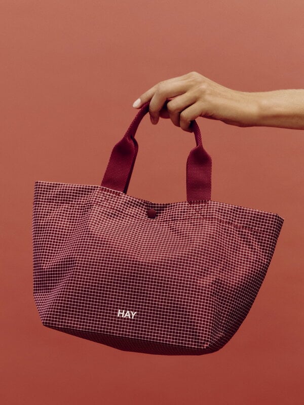 HAY Grid Everyday bag, mini, burdeos, imagen de decoración