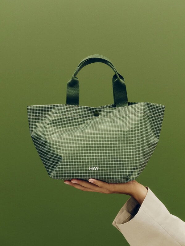HAY Grid Everyday bag, mini, verde oscuro, imagen de decoración