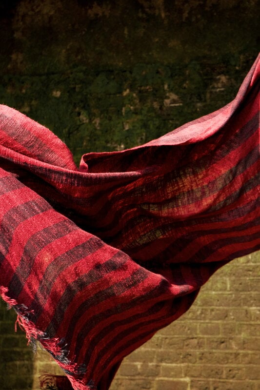 Tom Dixon Band plaid, 160 x 200 cm, bordeaux - noir, image décorative