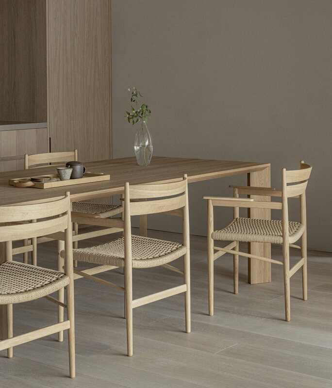 Karimoku Case N-DC04 dining armchair, lacquered oak - natural paper cord, decoration image
