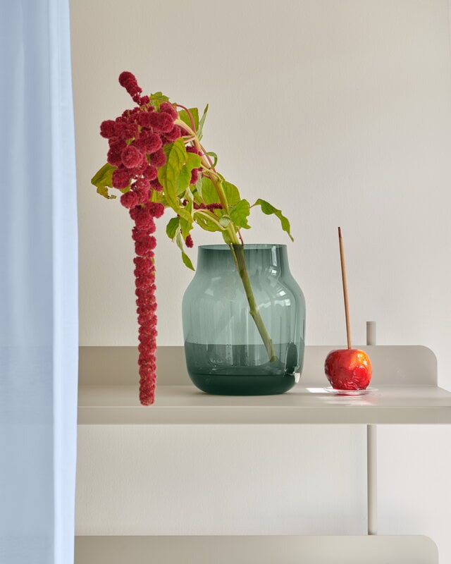 Muuto Silent vase, 20 cm, dark green, decoration image