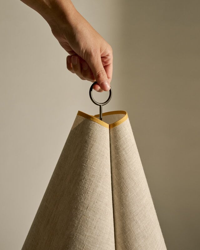 GUBI Hornbæk lámpara portátil, amarillo amapola, imagen de decoración