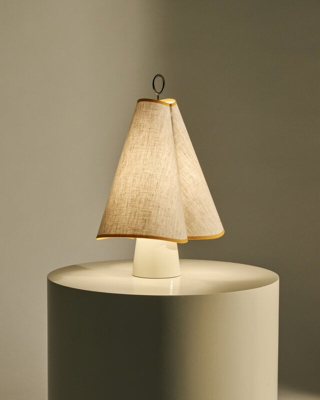 GUBI Hornbæk lámpara portátil, amarillo amapola, imagen de decoración