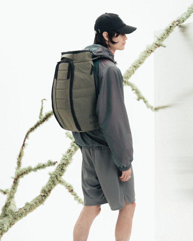Db Journey Hugger backpack, 25 L, forest green, decoration image