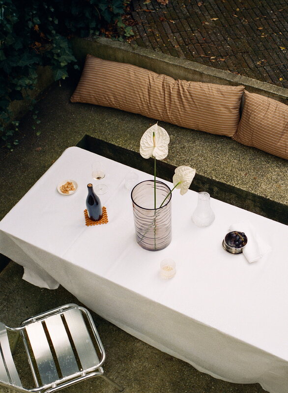 Iittala Unda Vase, 400 mm, Shadow, limitierte Edition, Ansicht 3