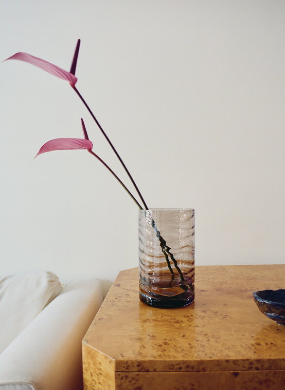 Iittala Unda vase, 250 mm, shadow, view 4