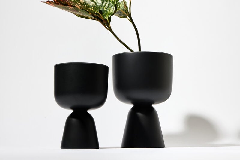 Iittala Nappula maceta, S, negro mate, imagen de decoración