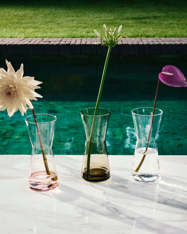 Iittala Kartio vase, 220 mm, linen, decoration image