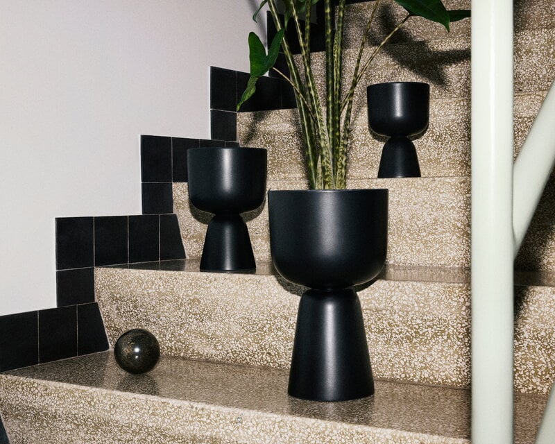 Iittala Nappula maceta, S, negro mate, imagen de decoración