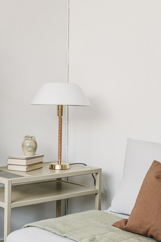 Innolux Senator table lamp, white, decoration image