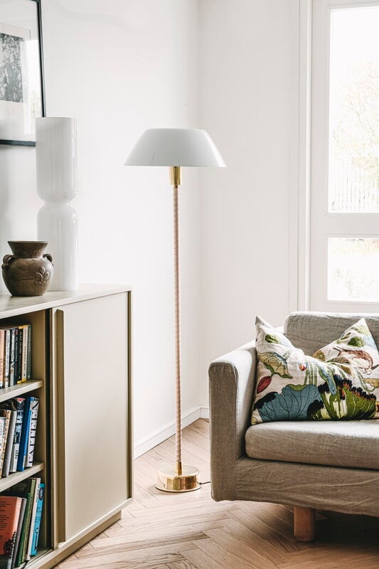 Innolux Senator floor lamp, white, decoration image