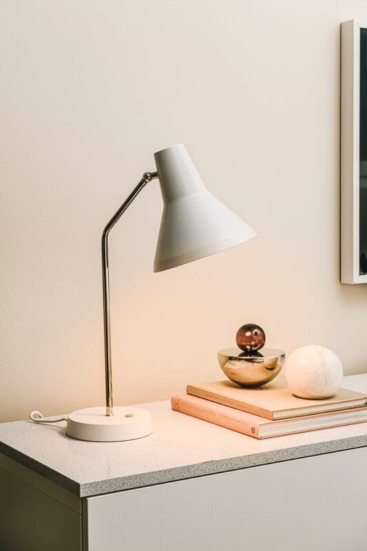 Innolux Carin table lamp, white - brass, decoration image