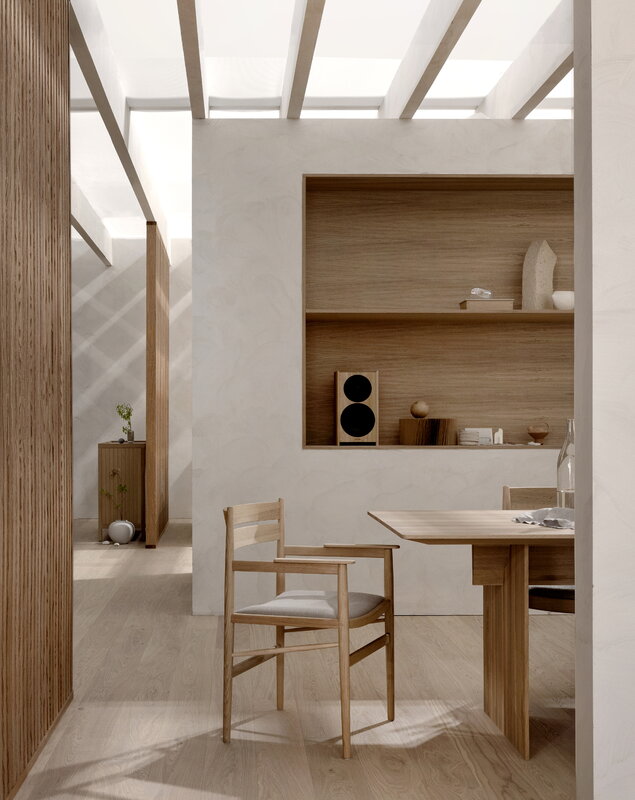 Karimoku Case N-DT01 dining table, 90 x 200 cm, lacquered oak, decoration image
