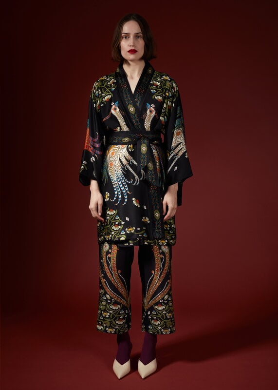 Klaus Haapaniemi & Co. Firebird kimono, musta, sisustuskuva