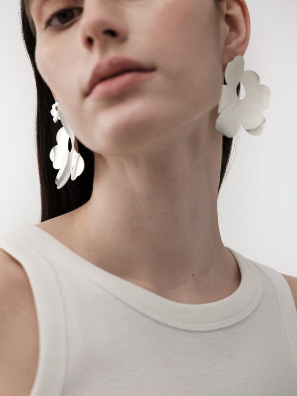 Kalevala Koru Unikko earcuff, silver, decoration image