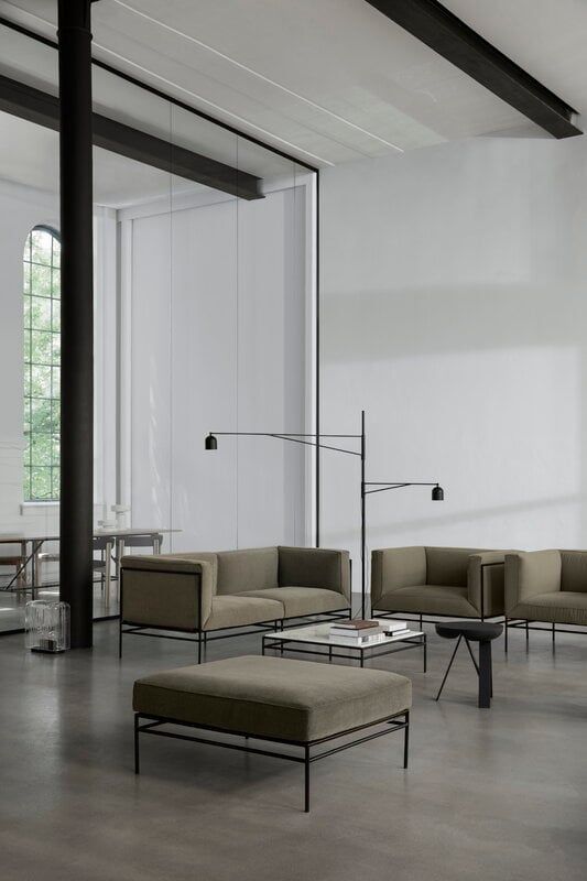 Cassina Awkward Light floor lamp, black, decoration image