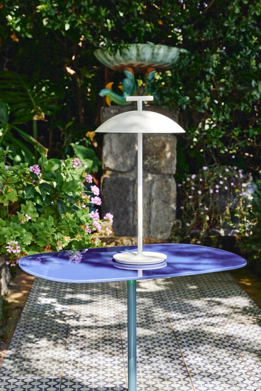 Kartell Mini Geen-A Battery portable table lamp, white, decoration image