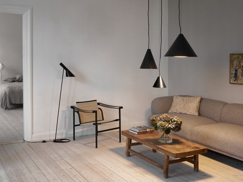 Louis Poulsen AJ floor lamp, black | Finnish Design Shop CH