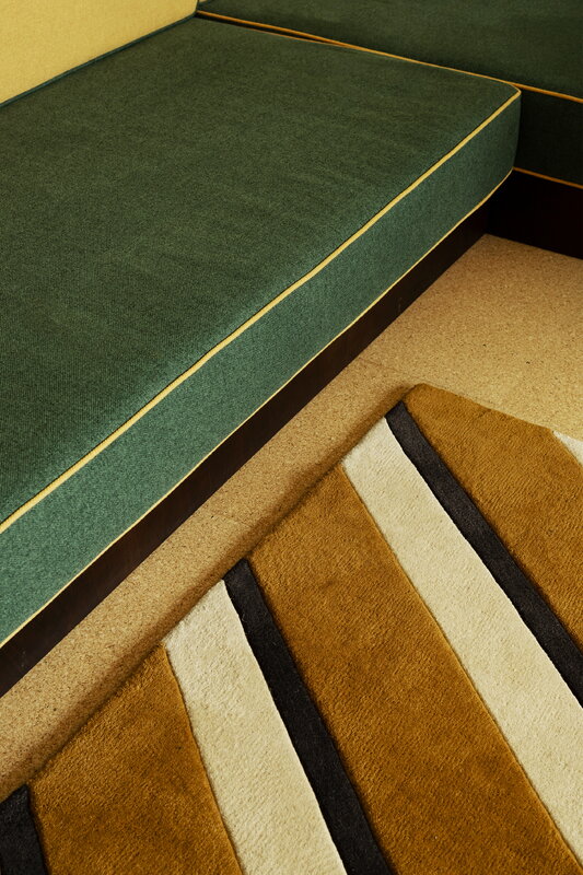 LAYERED Teklan Diagonal rug, sand, decoration image