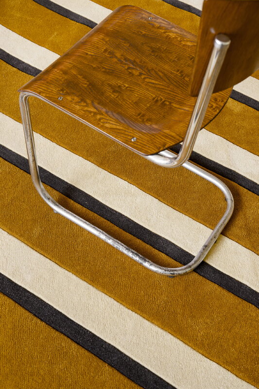 LAYERED Teklan Diagonal rug, sand, decoration image