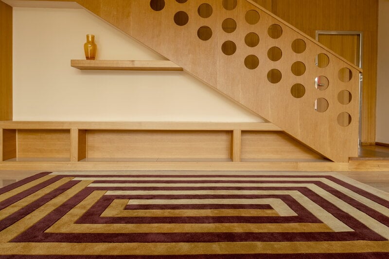 LAYERED Teklan Labyrinth rug, mulberry sand, decoration image