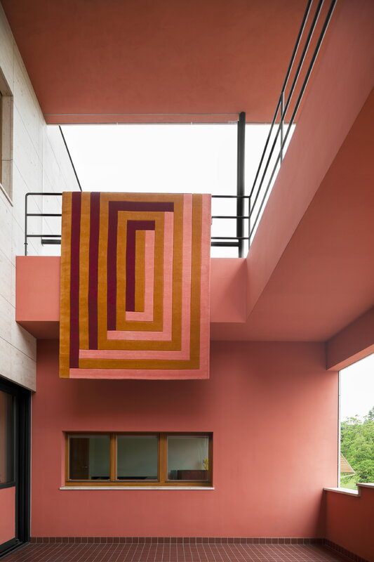 LAYERED Teklan Labyrinth rug, coral pink, decoration image