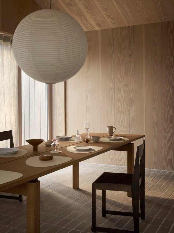 LIND DNA Curve table mat, 37 x 44 cm, vanilla Corduroy leather, decoration image