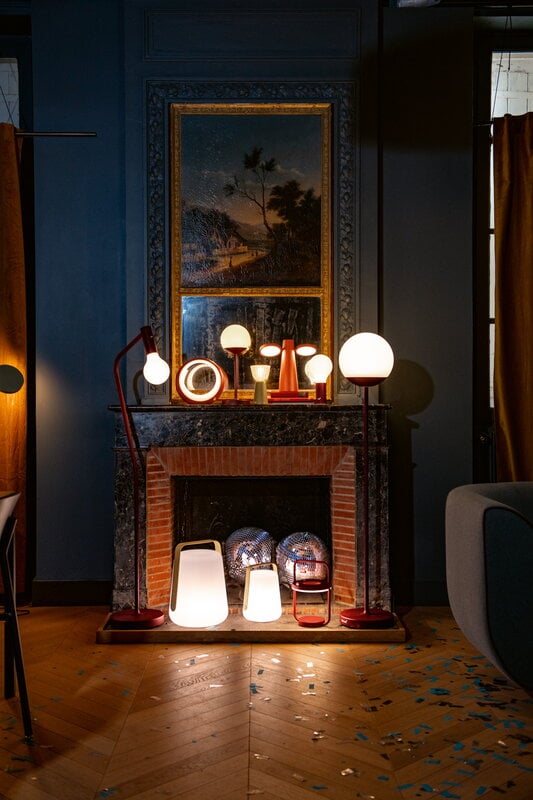 Fermob Ulli Monochrome lamp h. 30 cm, chili, decoration image