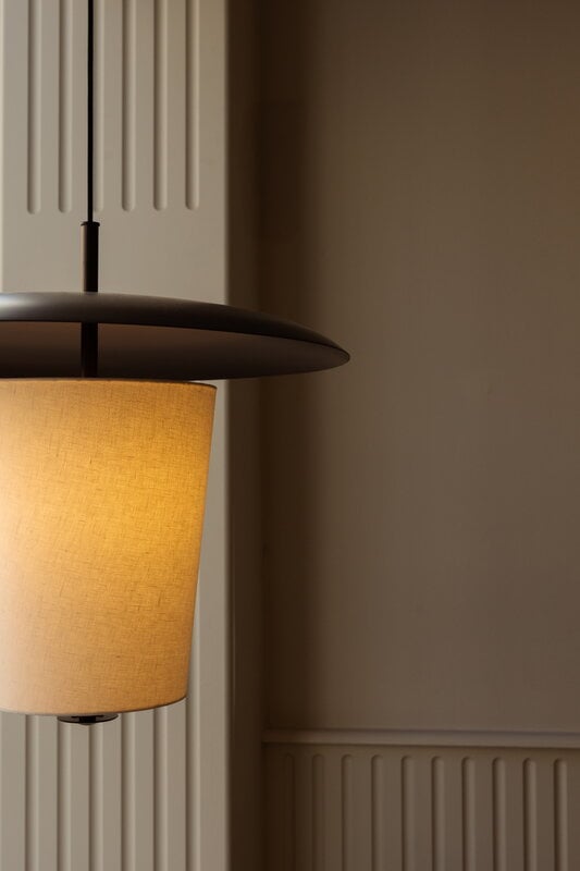 LYFA Toton pendant 600, bronze, decoration image
